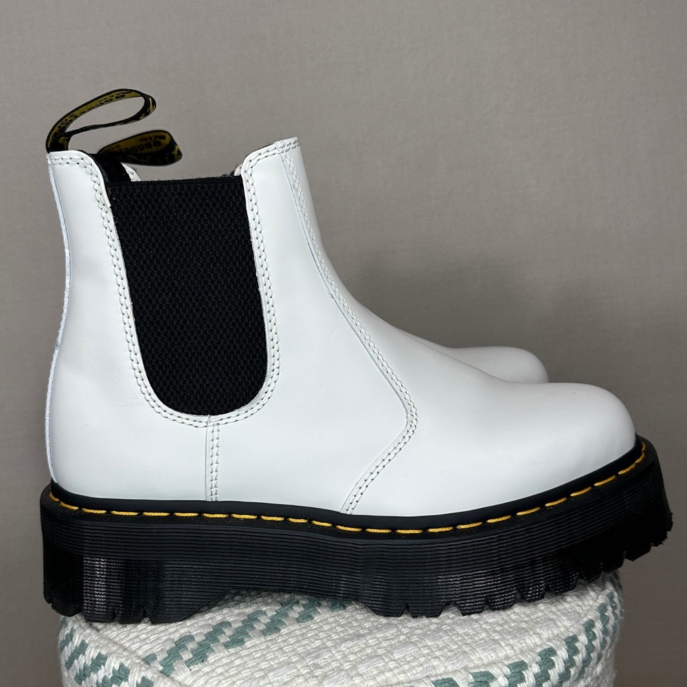 Dr. Martens 2976 Quad Chelsea Boots Womens White Excellent Platform Lug‎ Sole